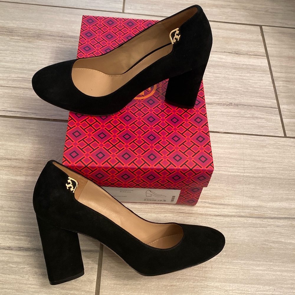 Tory Burch Elizabeth 85mm black suede round toe pump 8.5